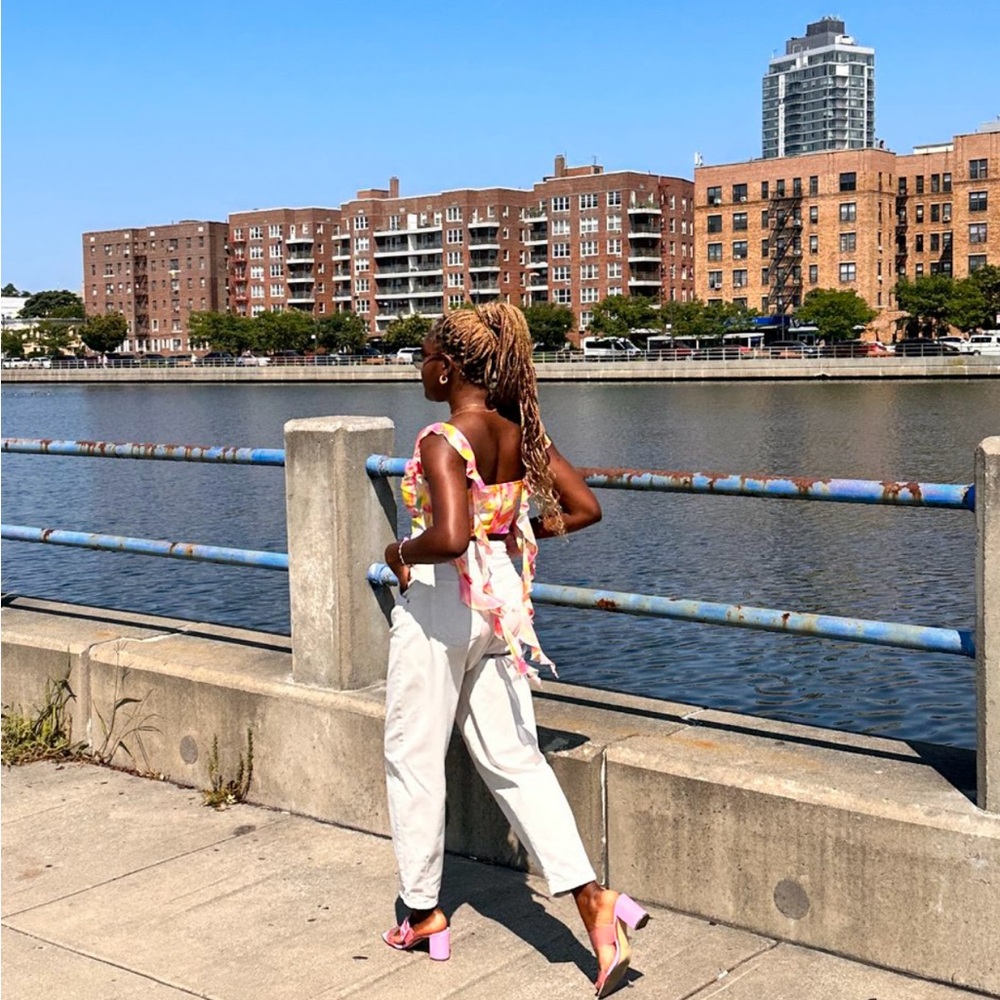 Colorful Sleeveless Ruffle Top - Picture 7 of 8
